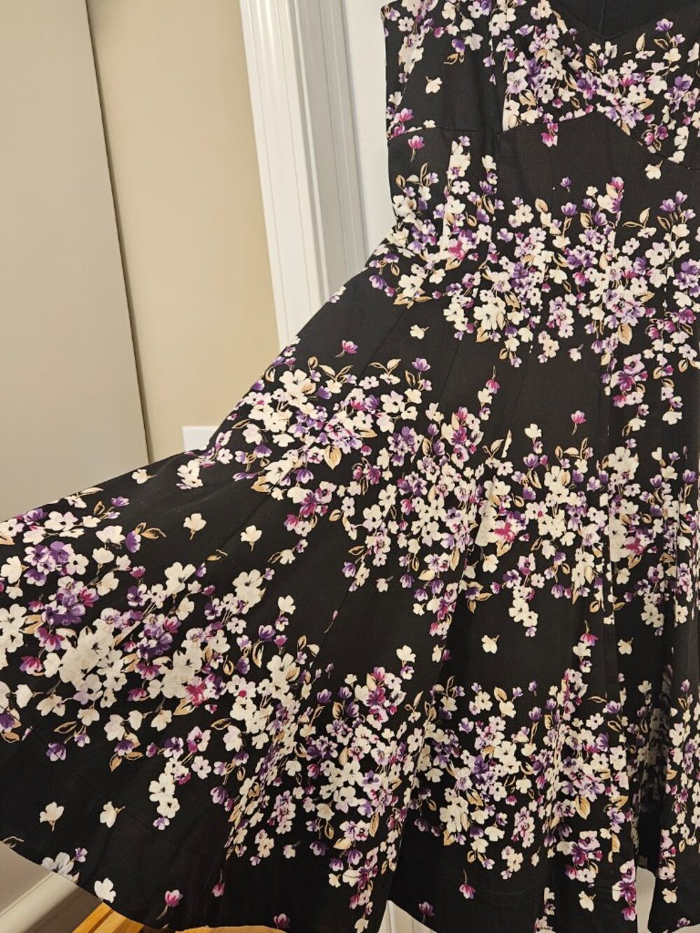 White House Black Market Floral Fit & Flare Dress Size 2 - Picture 3 of 9